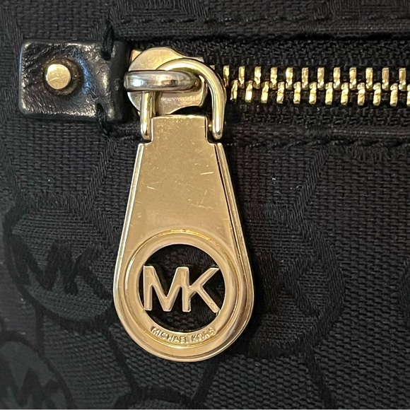 Michael Kors Bennet Large Black Tote - Picture 2 of 13